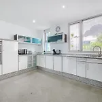 Miami Адехе